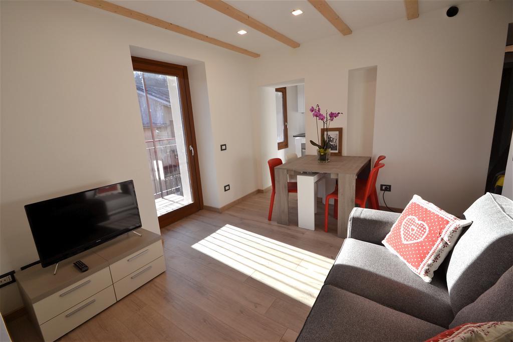 Cà Giuel Apartment Chiesa in Valmalenco Ngoại thất bức ảnh